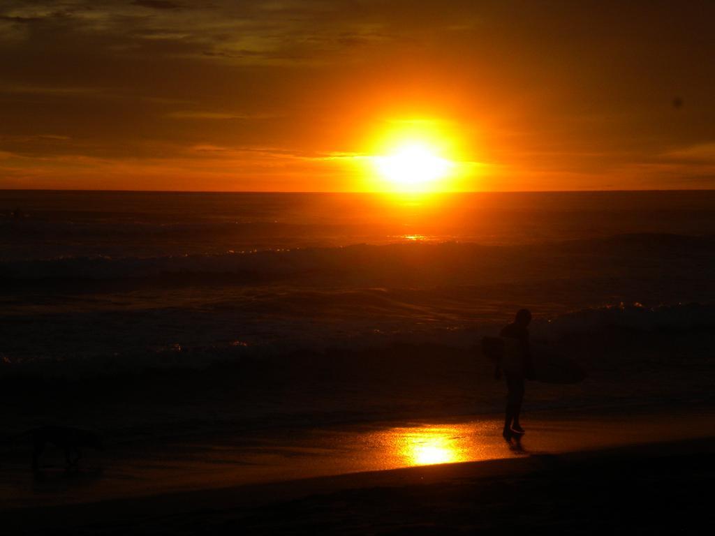 Indra Inn Playa Grande Bagian luar foto