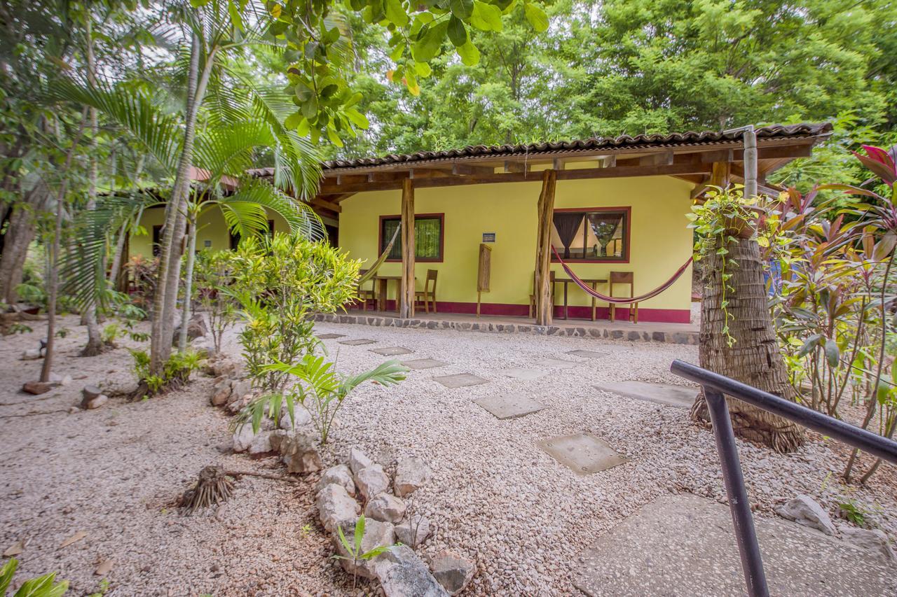Indra Inn Playa Grande Bagian luar foto