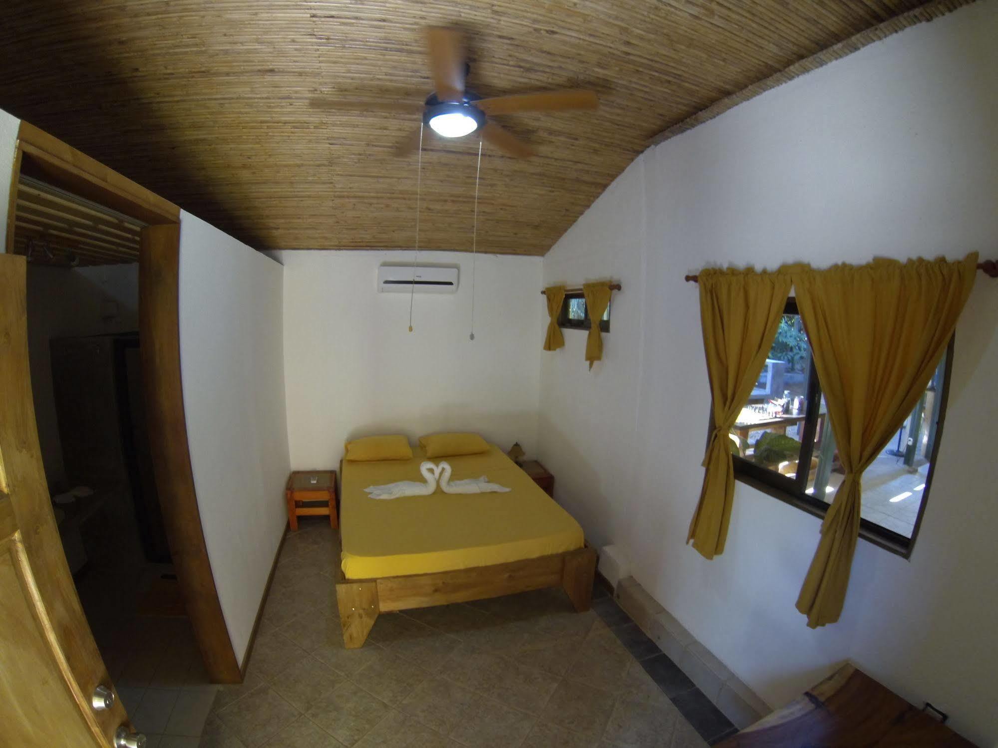 Indra Inn Playa Grande Bagian luar foto